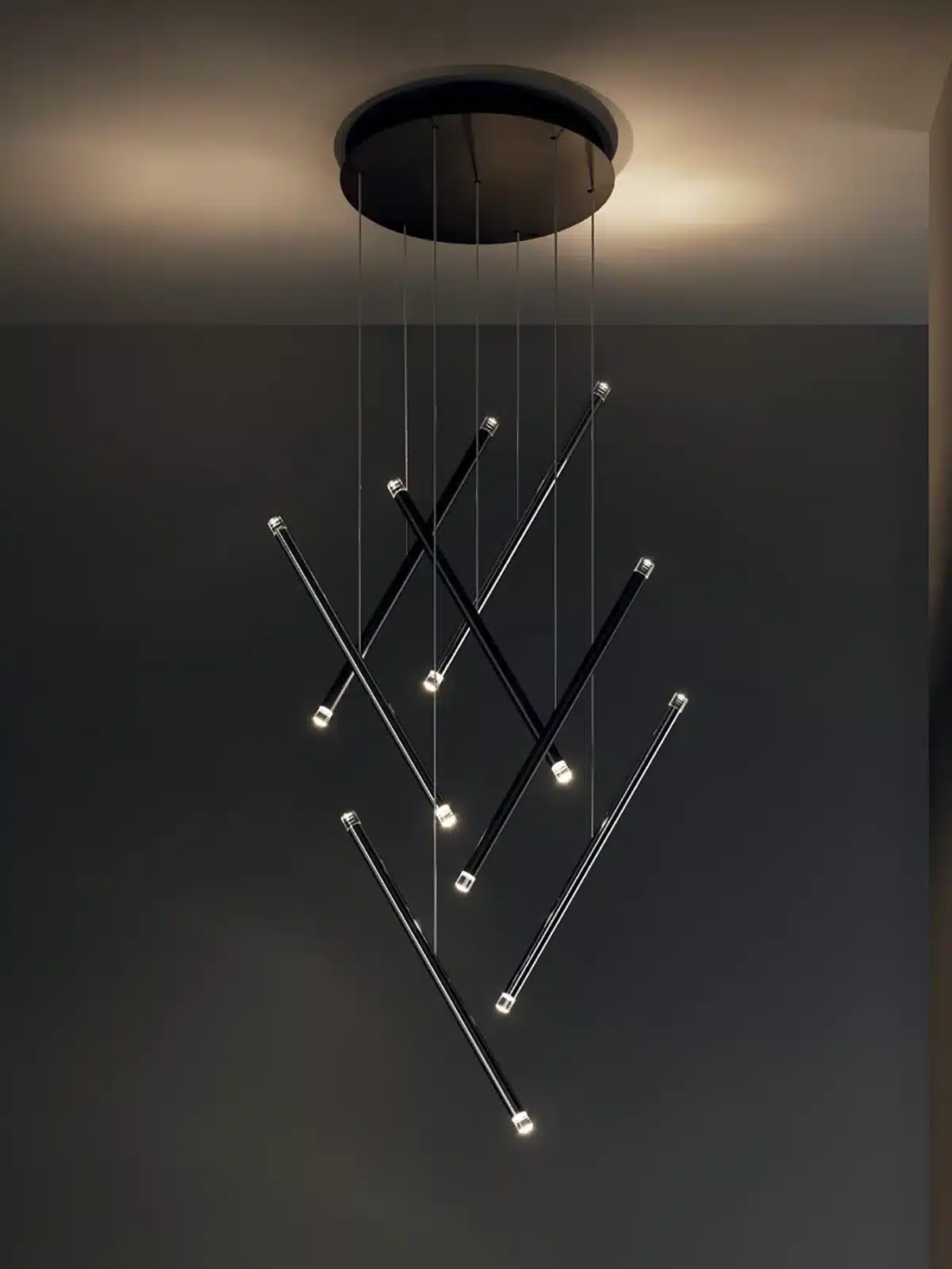 Luminaire A-Tube Nano Duo de Lodes, suspension design minimaliste en métal